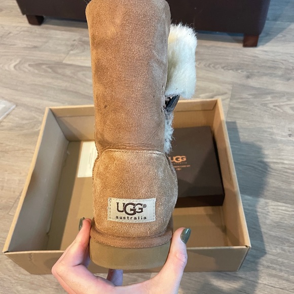 Ugh boots size 8 - Picture 5 of 7
